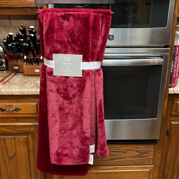 Noble Excellence Bedding Nwt Noble Excellence Lucy Faux Fur And